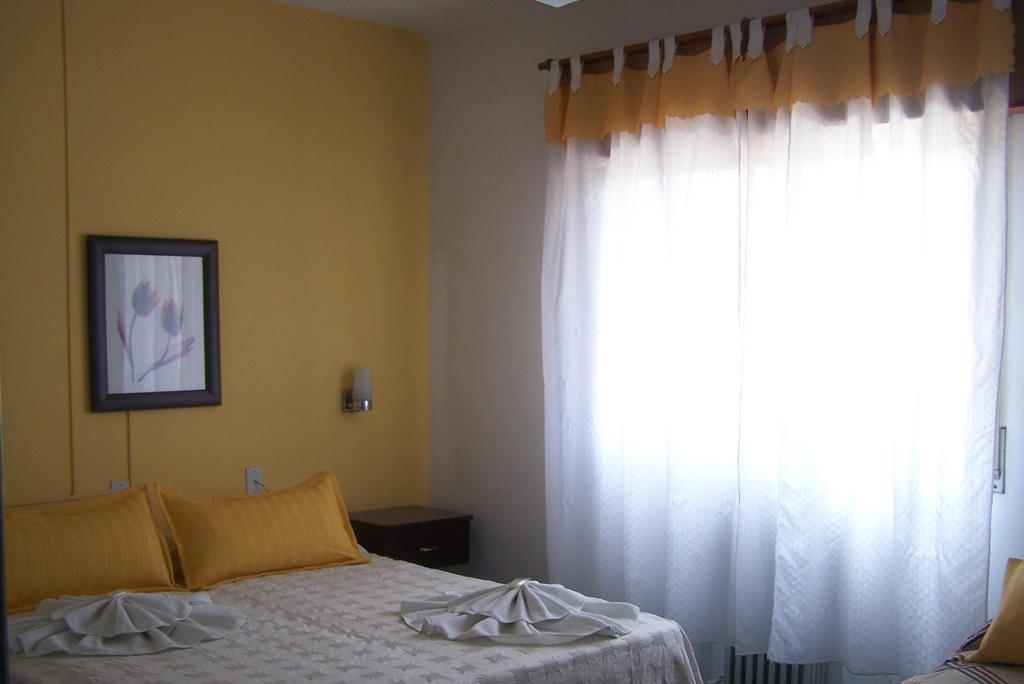 Hotel Marciala Villa Carlos Paz Exteriör bild