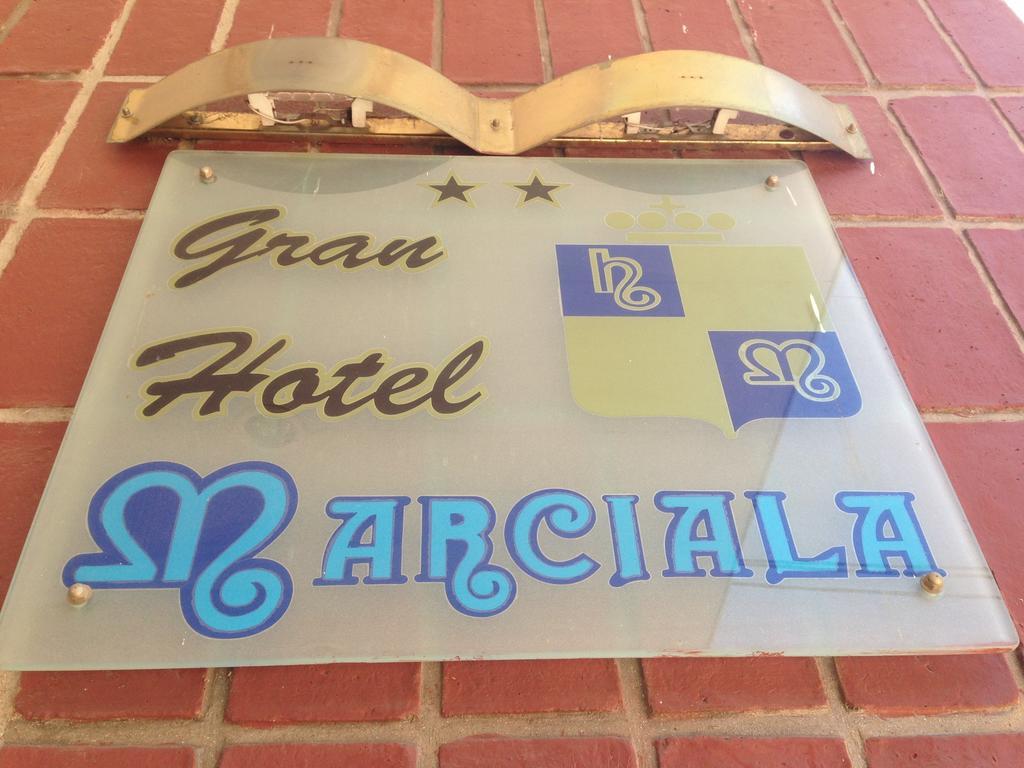 Hotel Marciala Villa Carlos Paz Exteriör bild